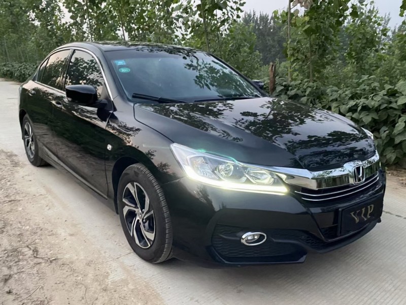 徐州16年本田雅阁3