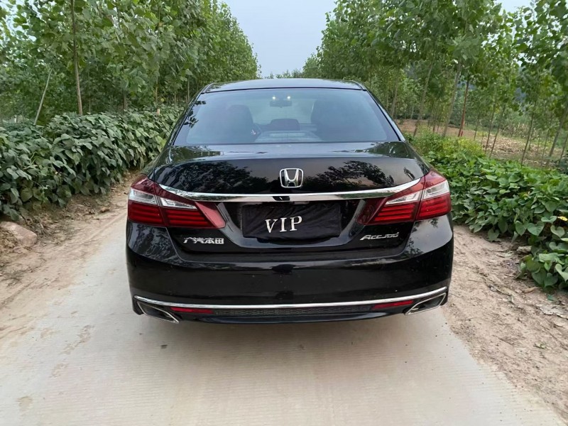 徐州16年本田雅阁1