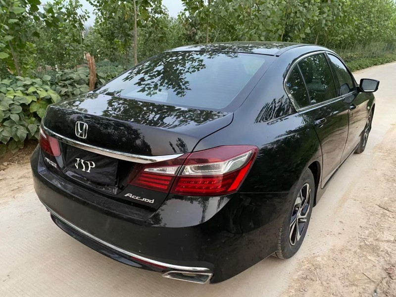 徐州16年本田雅阁6