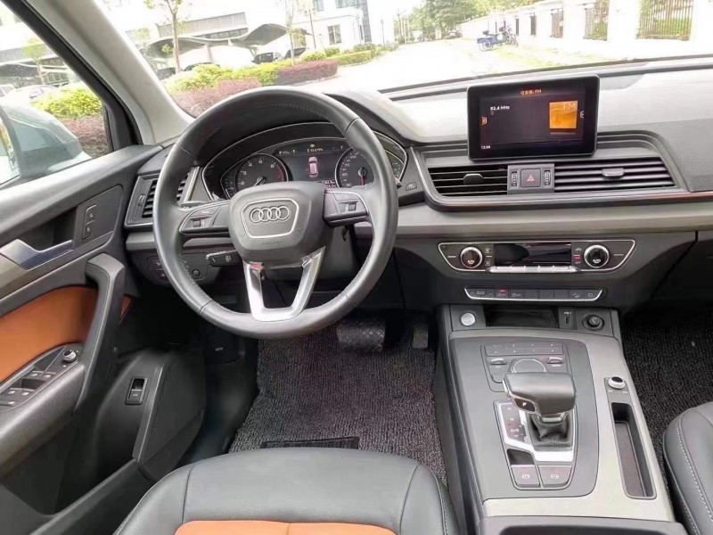 中山20年奧迪Q58