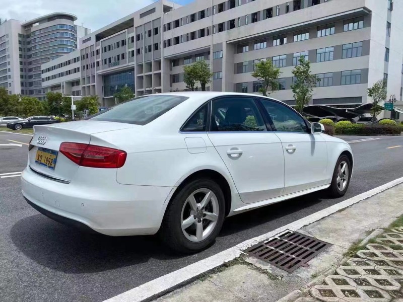 中山16年奧迪A4L6
