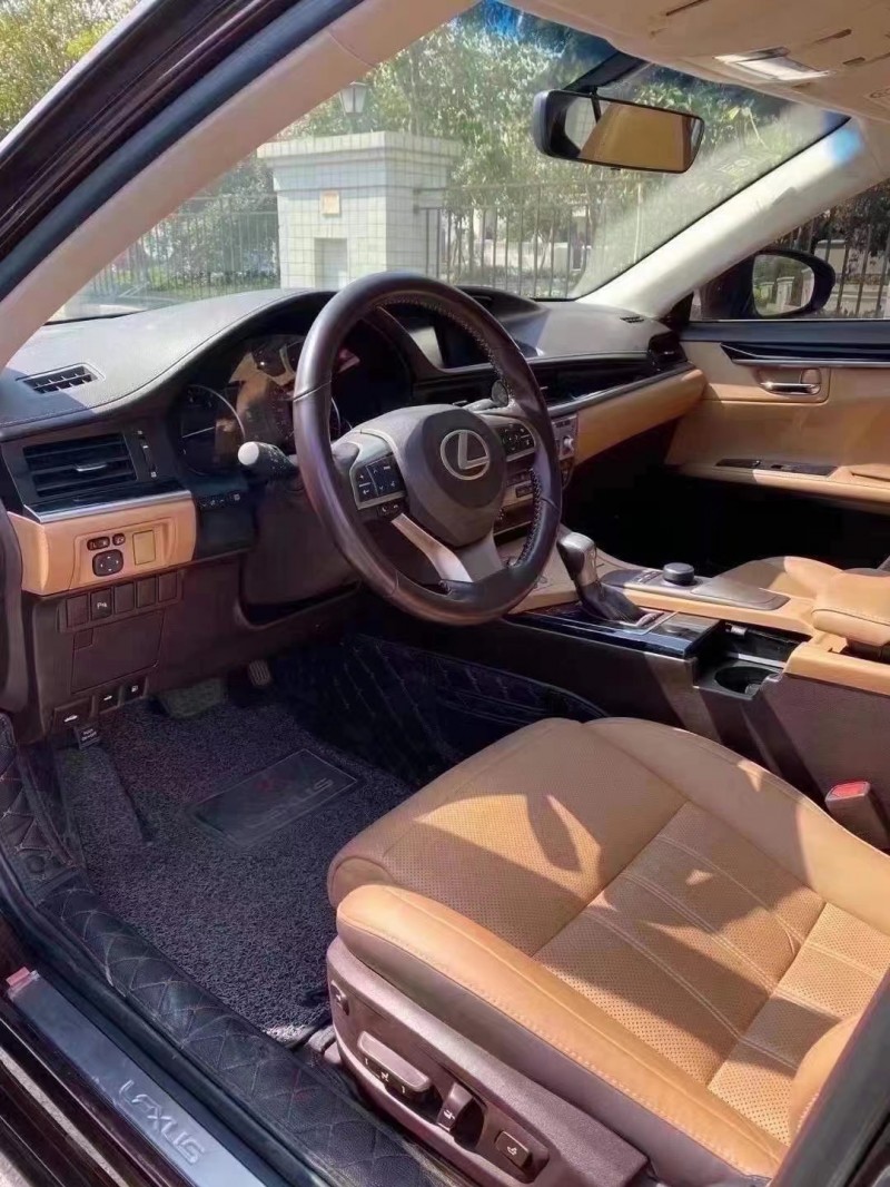 中山17年雷克薩斯ES5