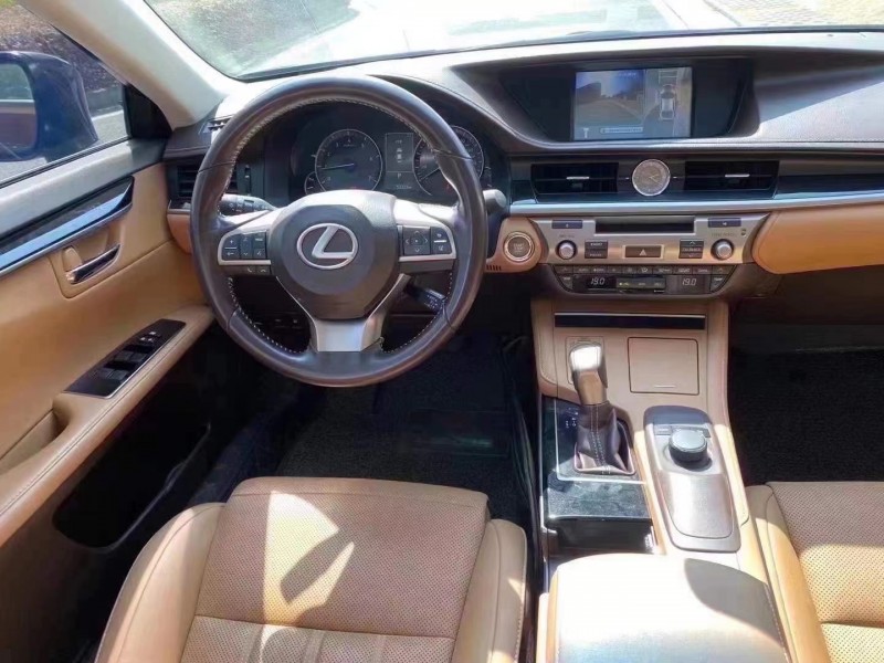 中山17年雷克薩斯ES4