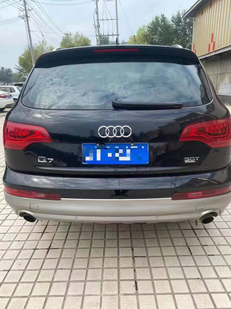 東營10年奧迪Q79