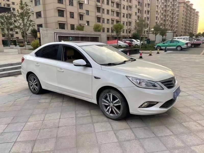 北京15年長安汽車逸動3
