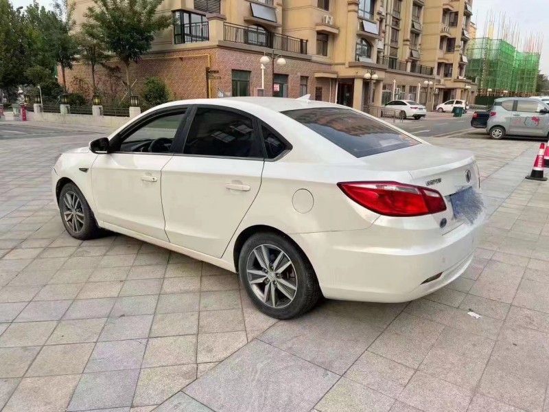 北京15年長安汽車逸動7