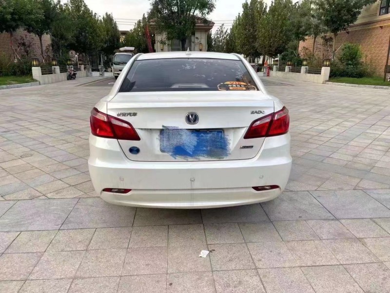北京15年長安汽車逸動8