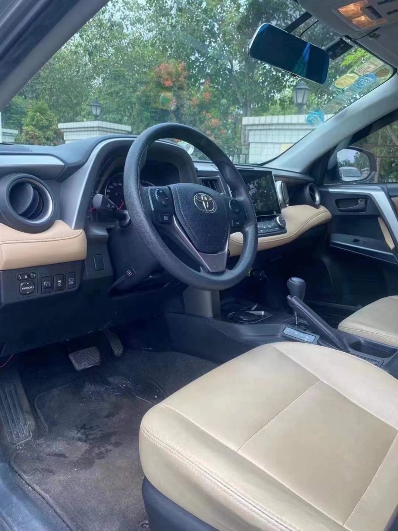 中山16年豐田RAV44