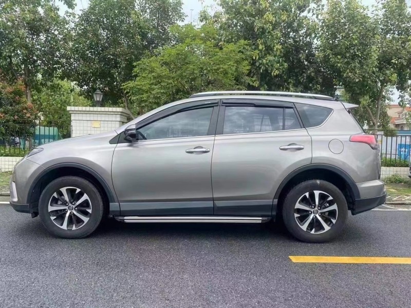 中山16年豐田RAV43
