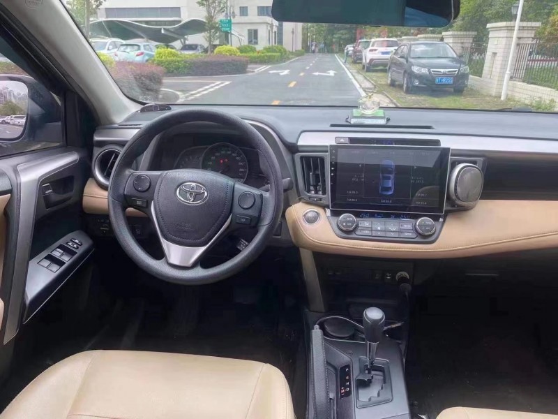 中山16年豐田RAV48