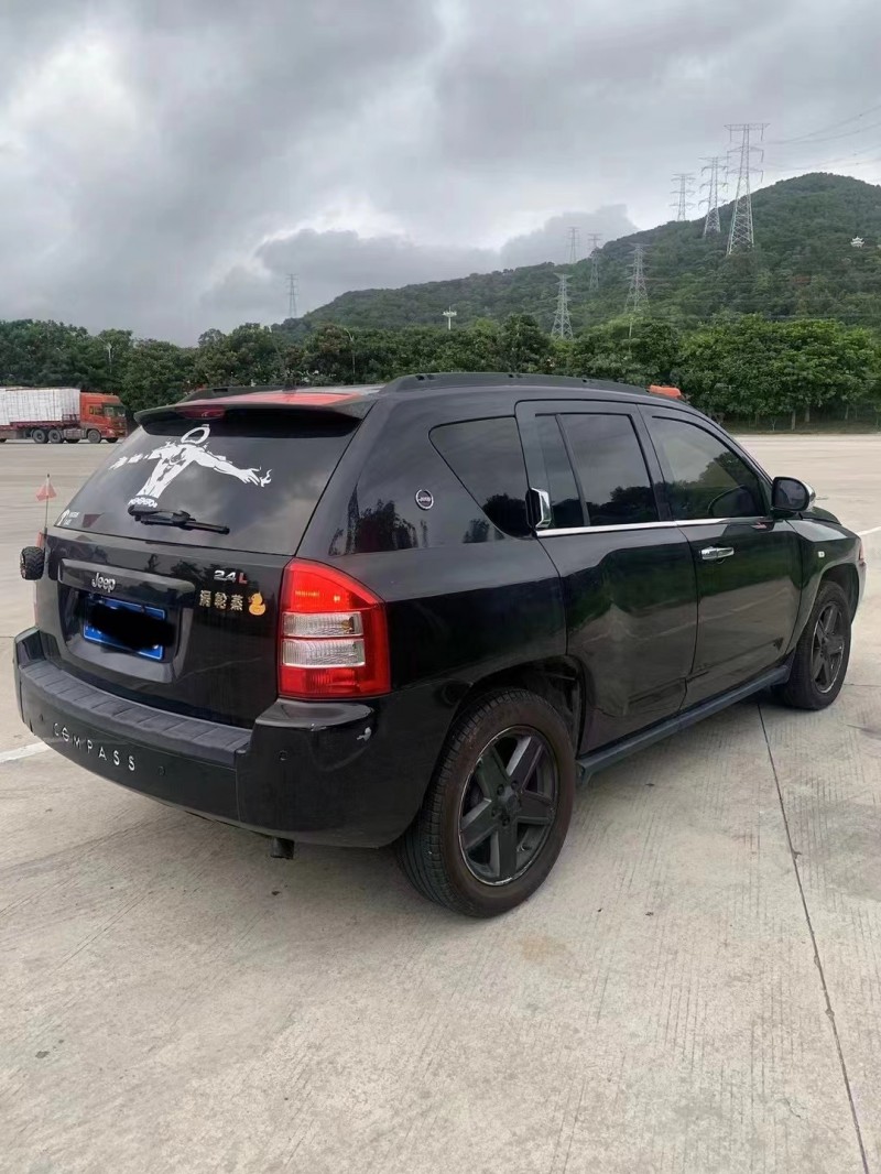 安慶10年Jeep指南者3