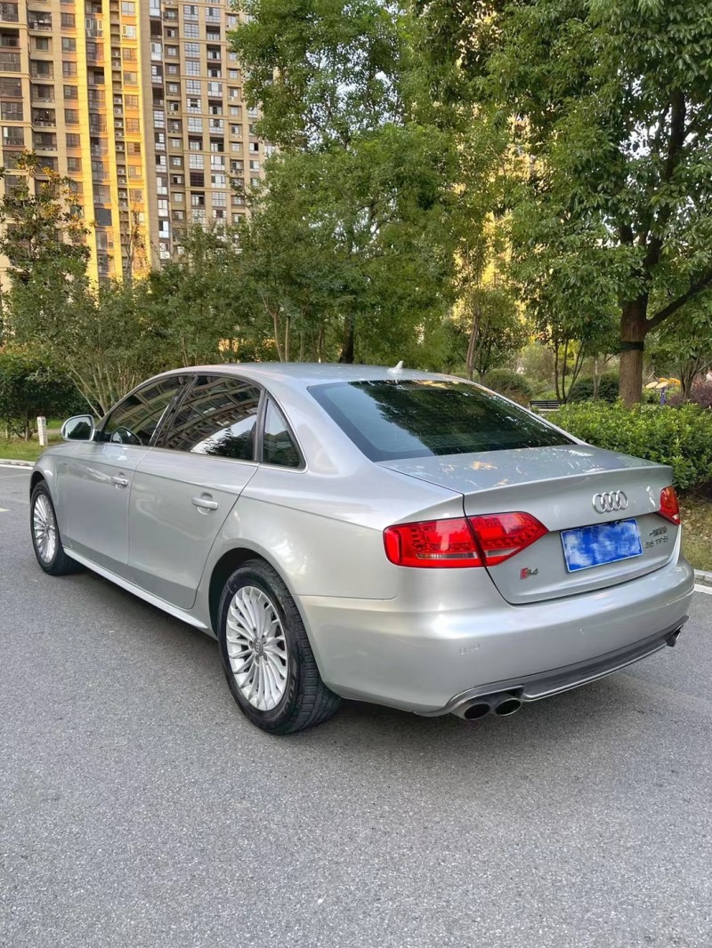 阜陽12年奧迪A4L5