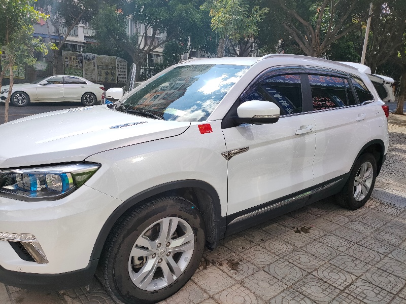 昆明18年長安汽車CS755