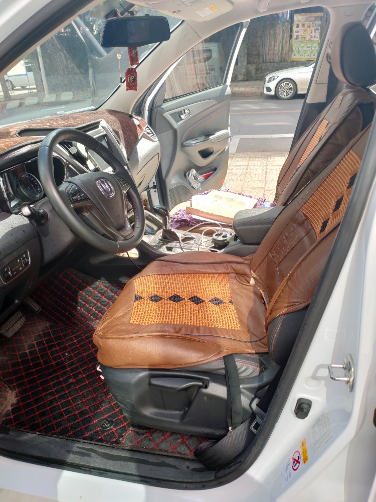 昆明18年長安汽車CS752