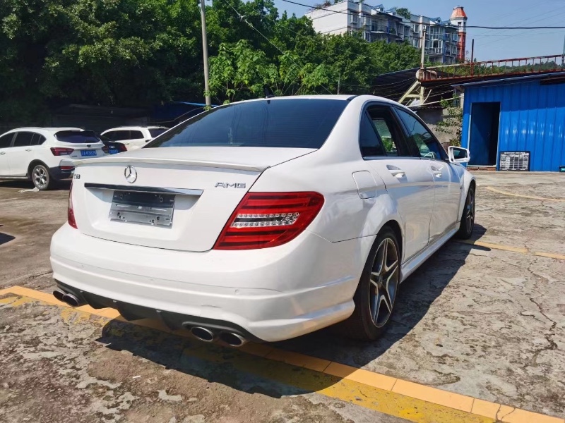 重慶10年奔馳AMG C635