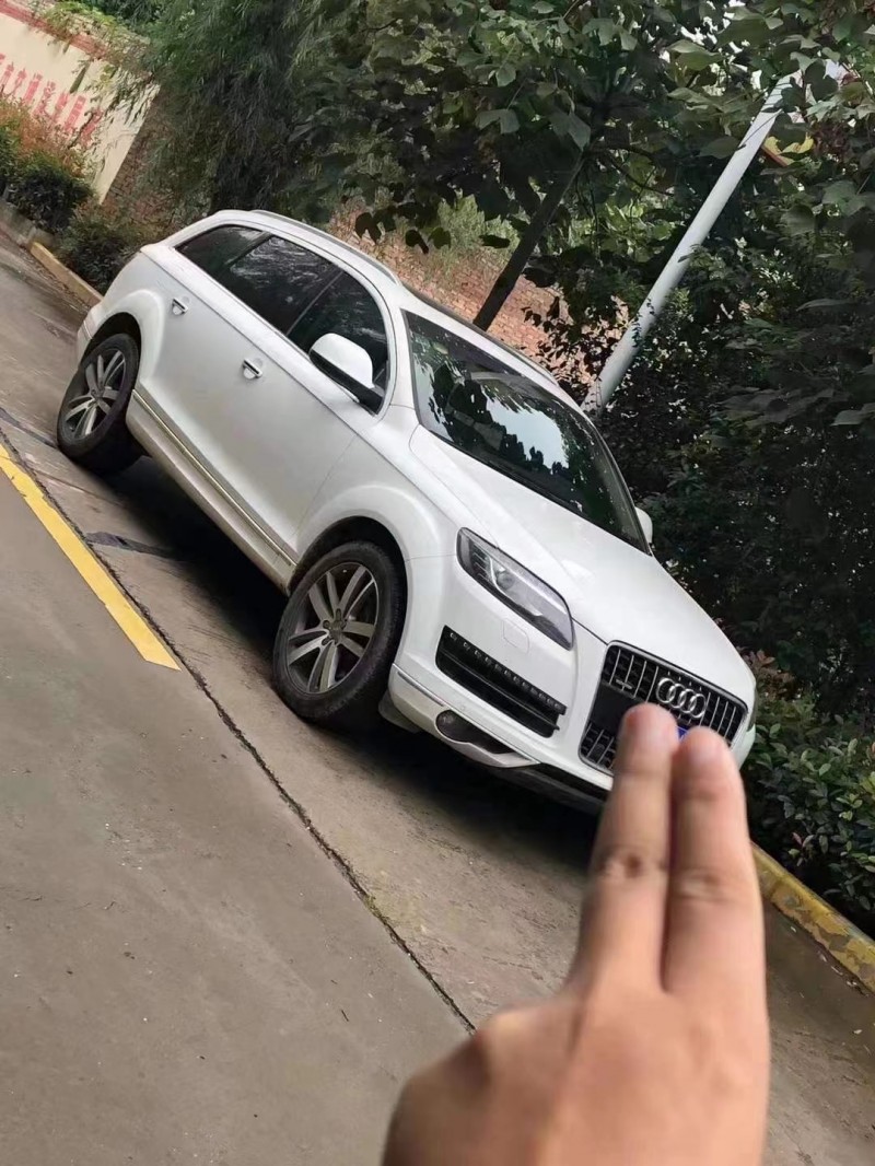 榆林12年奧迪Q76