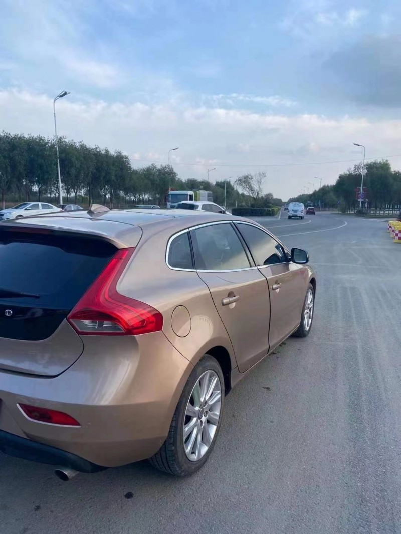 包頭13年沃爾沃V407