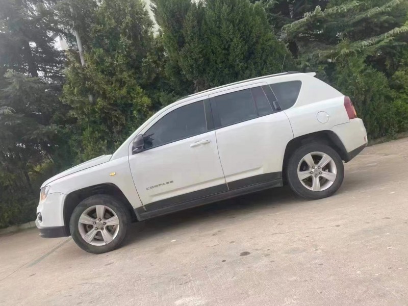 萊蕪15年Jeep指南者7