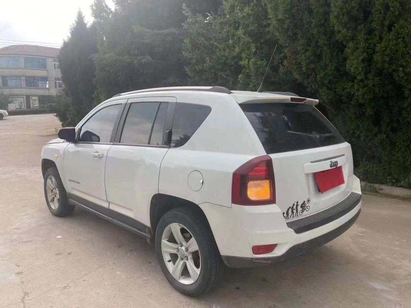 萊蕪15年Jeep指南者8