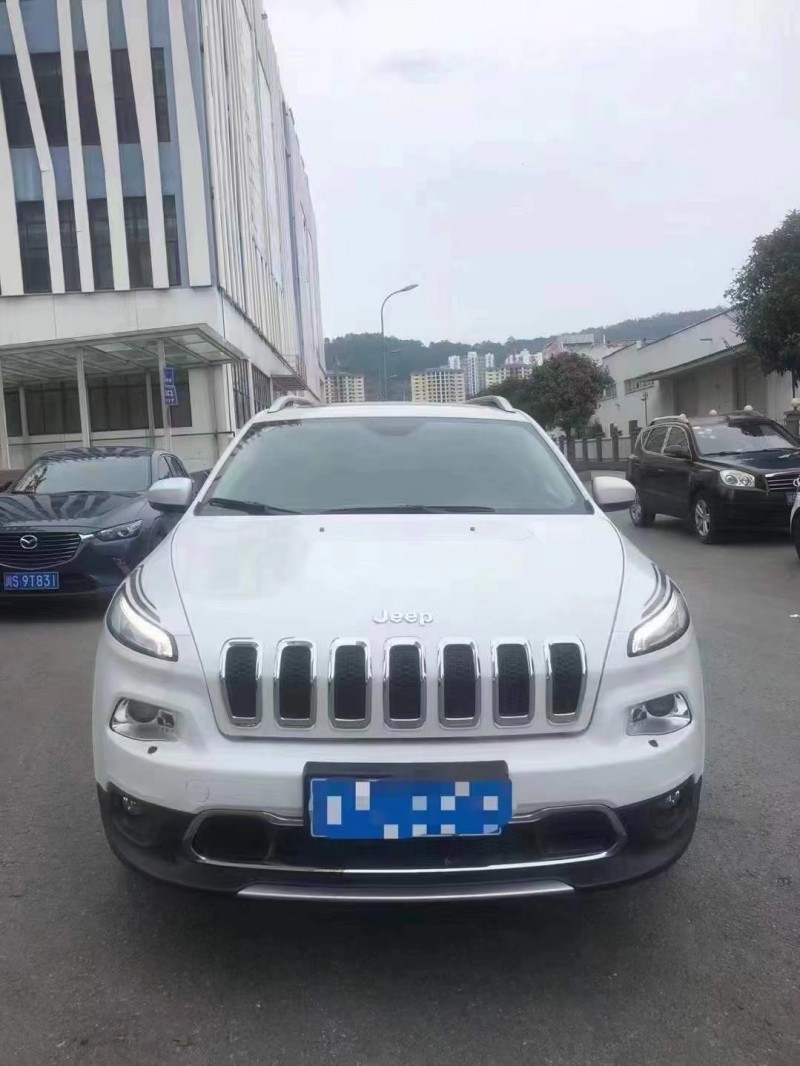 成都20年Jeep自由光1
