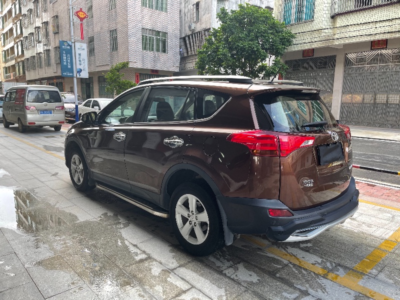 廣州14年豐田RAV4榮放3