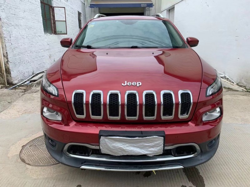 廣州17年Jeep自由光1