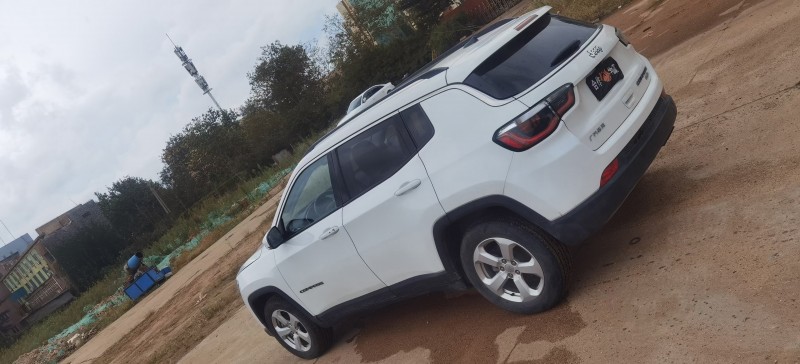 青島18年Jeep指南者4