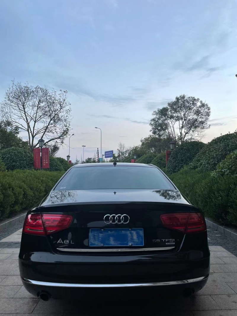 青島14年奧迪A8L9