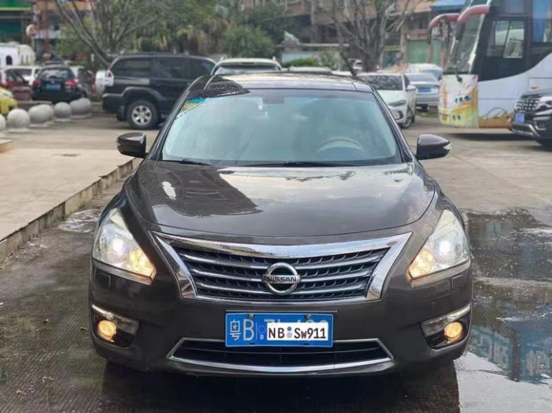 東莞15年日產天籟1