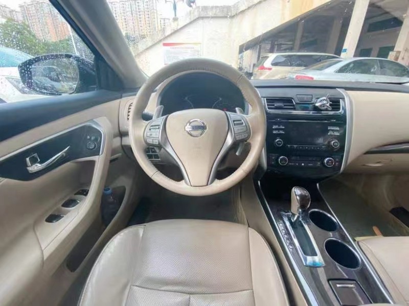 東莞15年日產天籟6