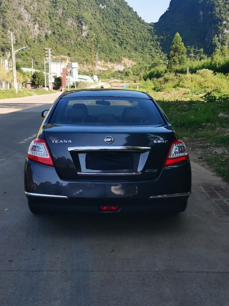 河池12年日產天籟2