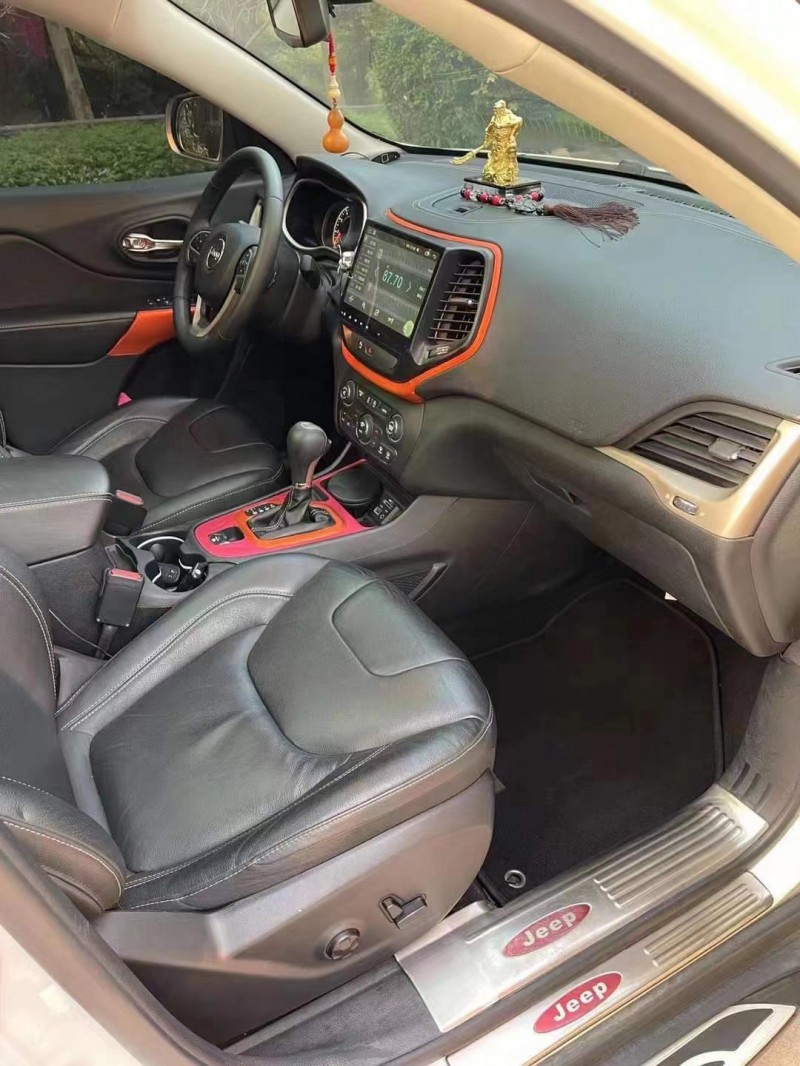 邯鄲17年Jeep自由光5
