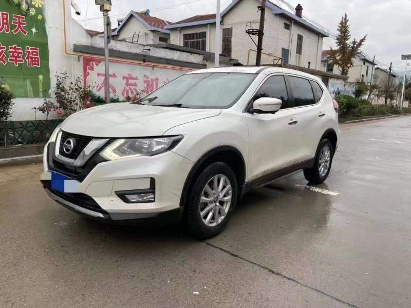 濟寧18年日產奇駿2