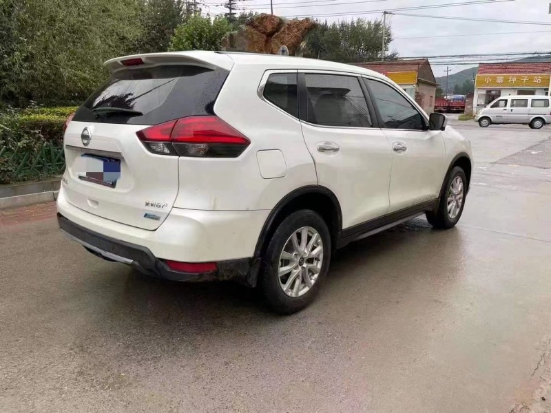 濟寧18年日產奇駿7