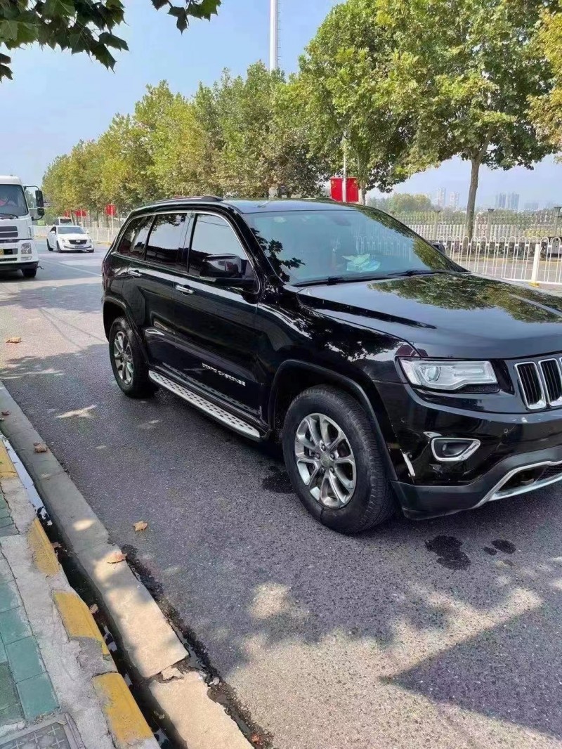 武漢15年Jeep大切諾基2