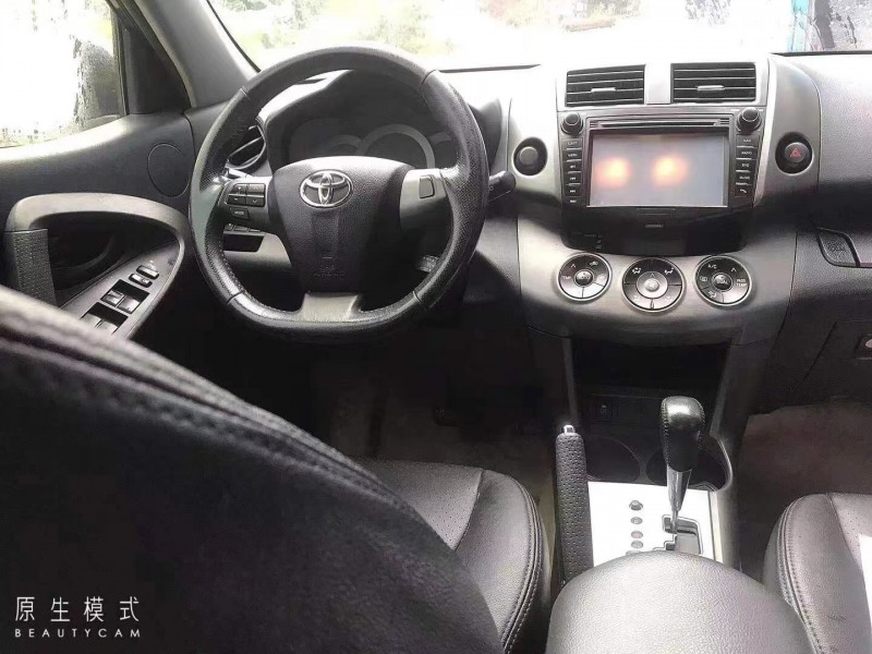 武漢13年豐田RAV44