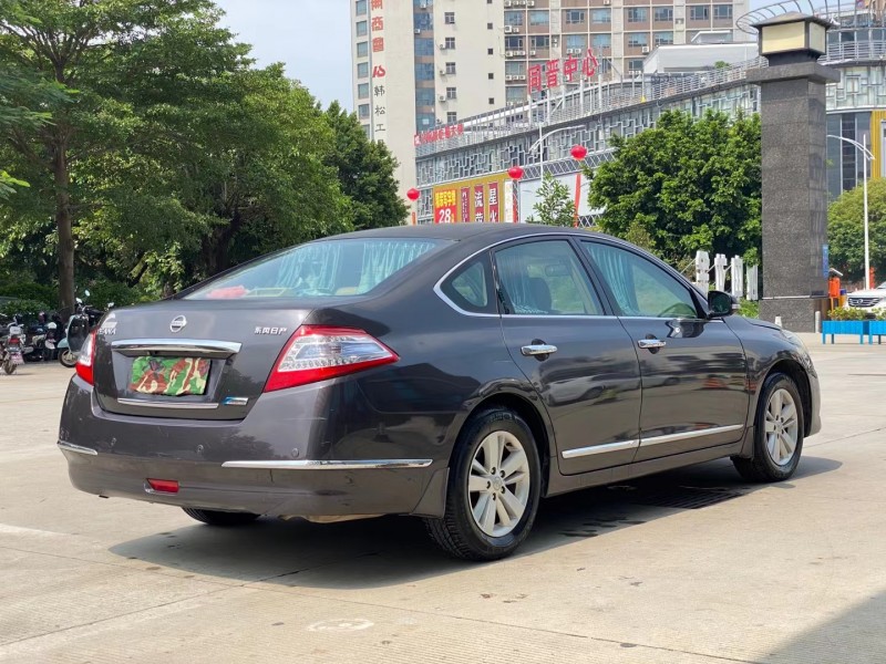 東莞11年日產天籟8