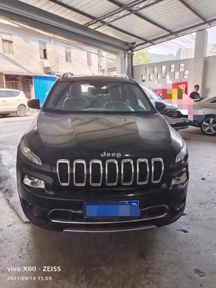 重慶16年Jeep指南者6