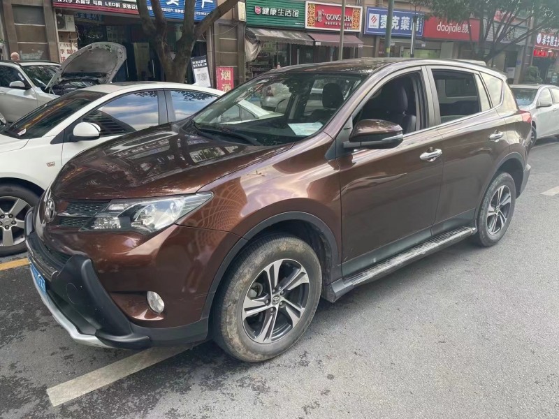 重慶15年豐田RAV4榮放4