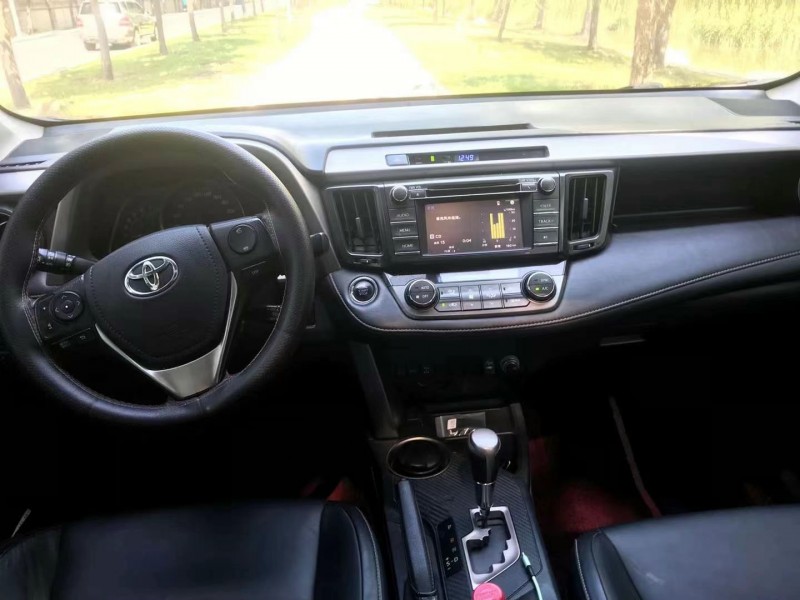 青島14年豐田RAV4榮放5