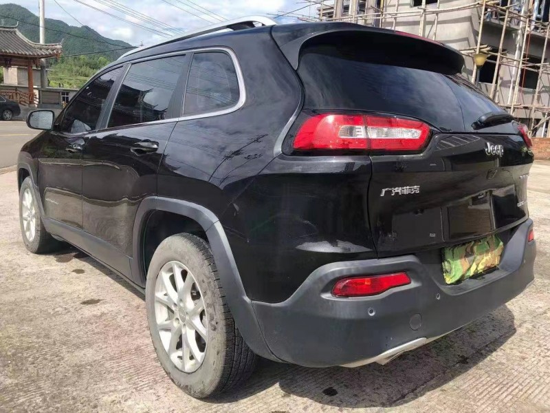 溫州17年Jeep自由光8