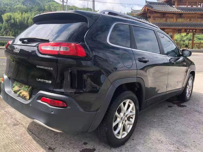 溫州17年Jeep自由光9