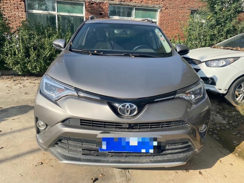 太原17年豐田RAV4榮放1