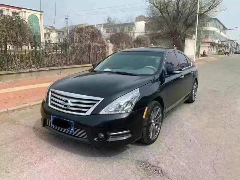 唐山11年日產天籟3
