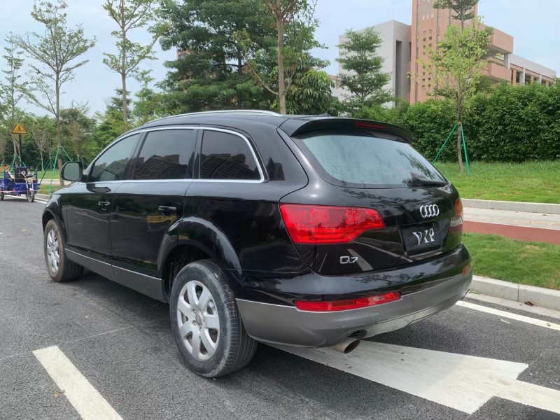 廣州10年奧迪Q75