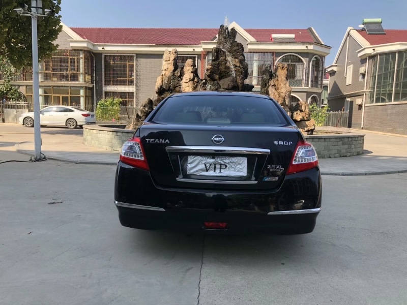 唐山12年日產天籟2