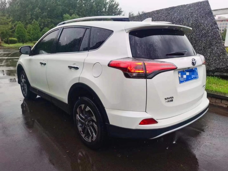 太原19年豐田RAV4榮放6