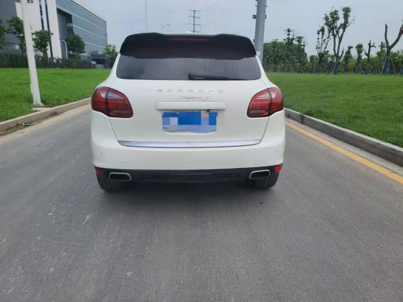 貴陽15年保時捷卡宴8