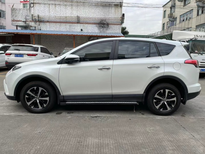 中山19年豐田RAV47