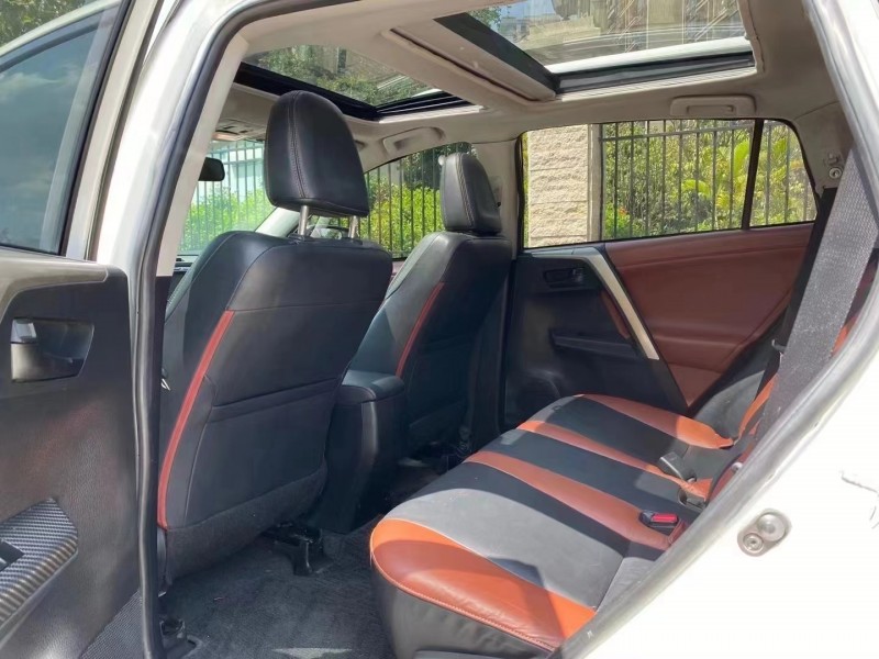 欽州15年豐田RAV4榮放9